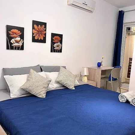 Habitacion Doble O Sencilla En Apartamento Compartido En Malta , Zona Centrica Gzira
