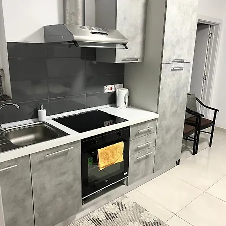 Homestay Habitacion Doble O Sencilla En Apartamento Compartido En Malta , Zona Centrica *
