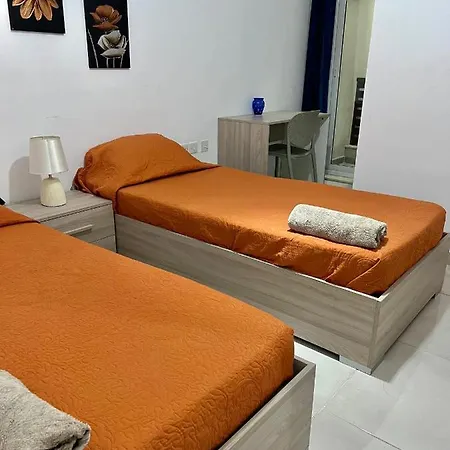 Habitacion Doble O Sencilla En Apartamento Compartido En Malta , Zona Centrica Séjour chez l'habitant Gzira