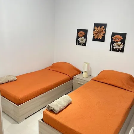 Habitacion Doble O Sencilla En Apartamento Compartido En Malta , Zona Centrica